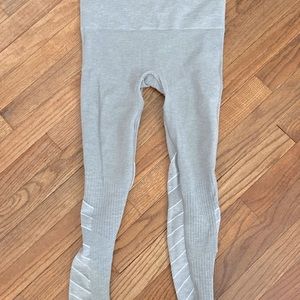 Blanqi size small leggings.